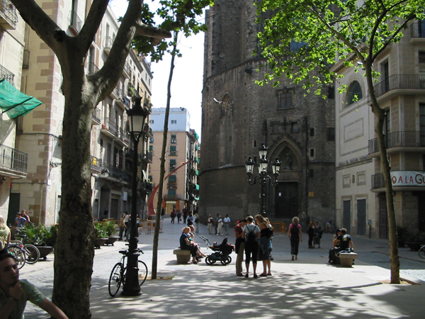 looking down passeig de born at santa maria del mar