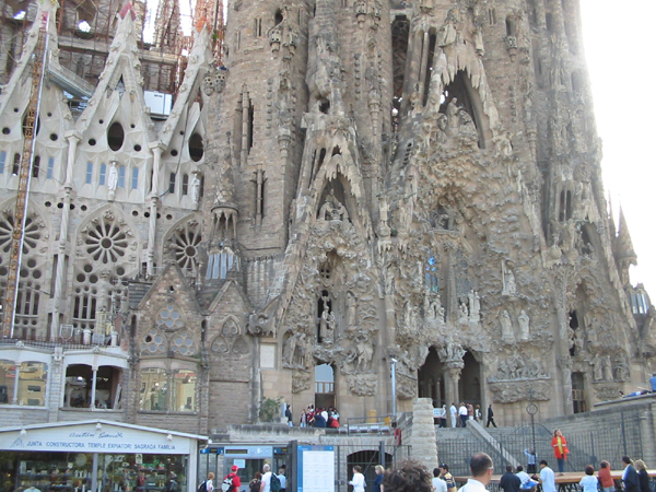 sagrada familia in barcelona